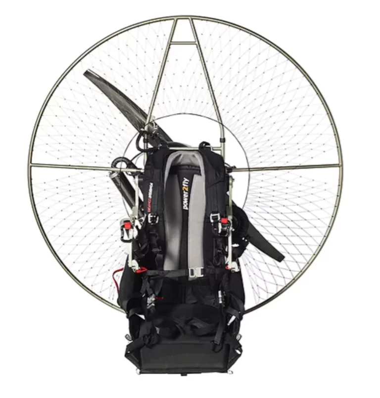 Paramotor Power2Fly em tinanio. Leveza, segurança e durabilidade